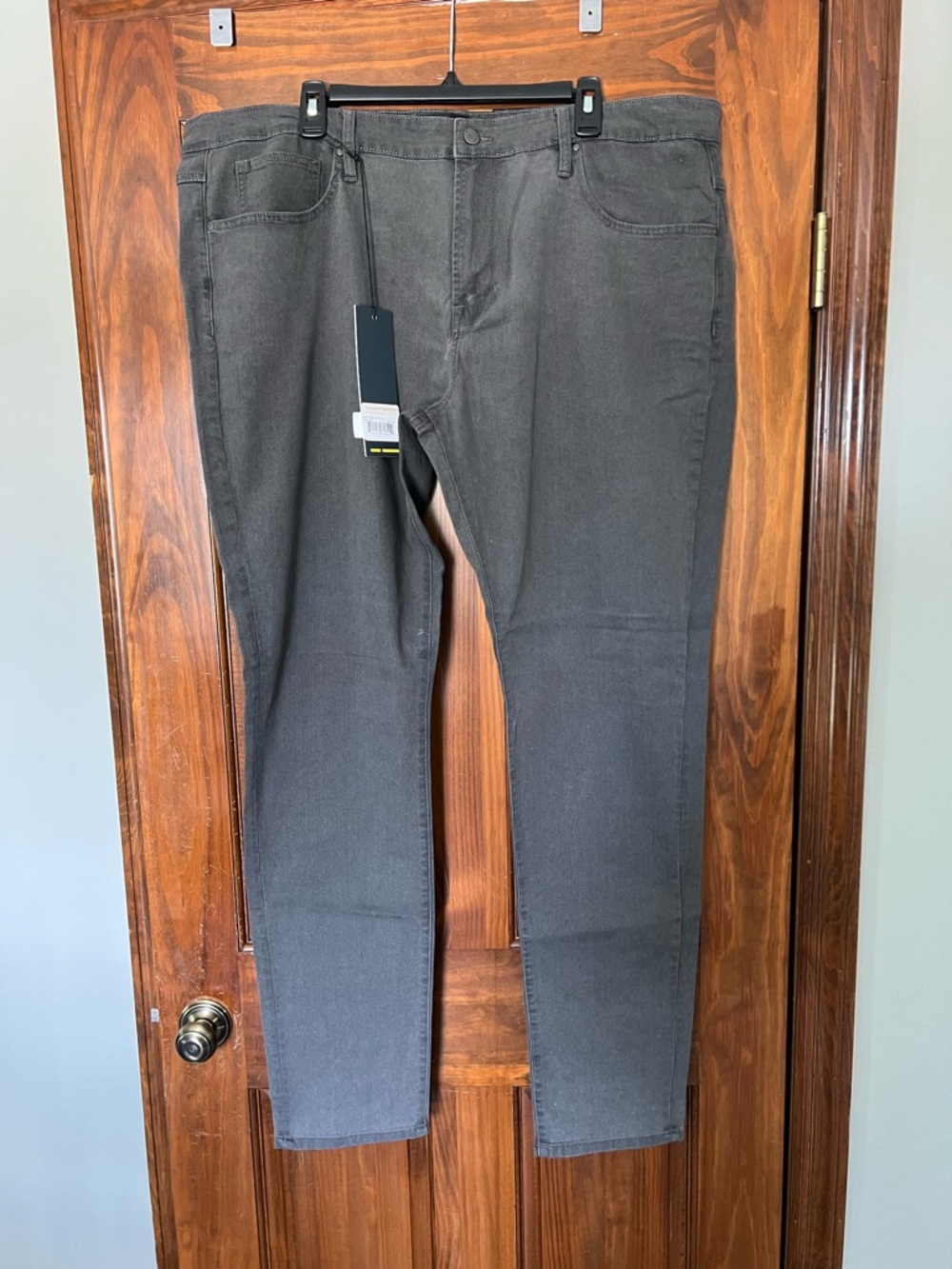 Men's Slim Straight Gray Jeans — Modern Everyday Style